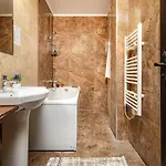 Vacation In Apartment *